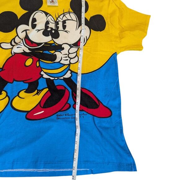 Vintage 80s Disney Mickey & Co.Hugging Minnie Mouse T-Shirt Medium - Picture 6 of 9